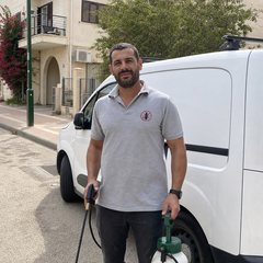 בעל עסק הדברה